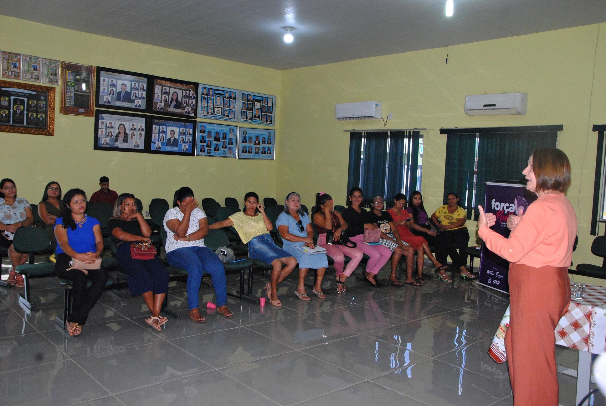 SECRETARIA MUNICIPAL DE ASSISTÊNCIA SOCIAL REALIZA PALESTRA SOBRE EMPREENDEDORISMO FEMININO