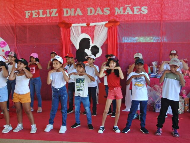 Unidades Escolares do Município fazem homenagem às Mães de Alunos com Café da Manhã e Almoço