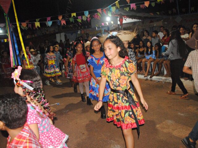 Escola Municipal Pery Marques realiza grande Arraiá para Comunidade Crixaense