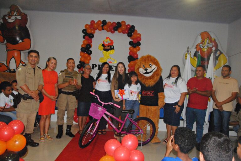 Escola Municipal de Tempo Integral Pery Marques realiza Formatura do PROERD 2025