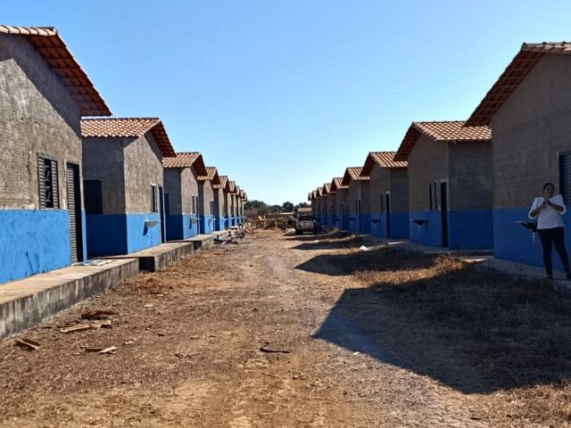 Prefeita Municipal Flávia do Leitoa e Secretários (as) visitam Obras no Município de Crixás do Tocantins