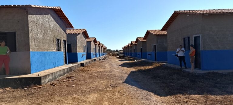 Prefeita Municipal Flávia do Leitoa e Secretários (as) visitam Obras no Município de Crixás do Tocantins